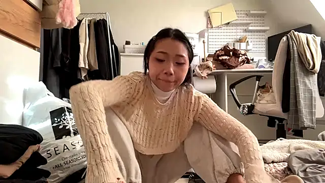 Snapshot of SweetMiaXO chatting on May 11, 7:25 am SweetMiaXO online show from May 11, 7:25 am