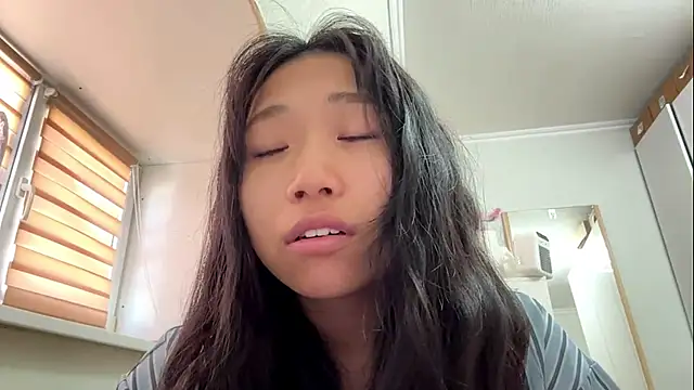 Snapshot of SweetMiaXO chatting on July 27, 11:01 pm SweetMiaXO online show from July 27, 11:01 pm