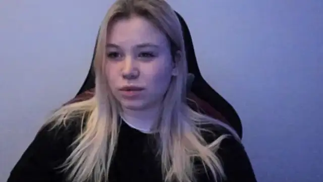 Snapshot of Lulu_Di chatting on February 2, 12:09 am Lulu Di online show from February 2, 12:09 am