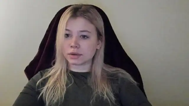 Snapshot of Lulu_Di chatting on February 6, 11:41 pm Lulu Di online show from February 6, 11:41 pm