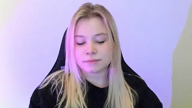 Snapshot of Lulu_Di chatting on February 17, 10:16 pm Lulu Di online show from February 17, 10:16 pm