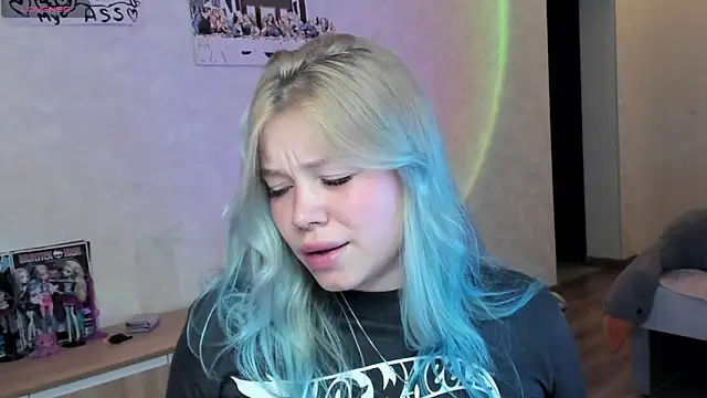 Snapshot of Lulu_Di chatting on June 17, 7:59 pm Lulu Di online show from June 17, 7:59 pm