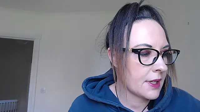 PsychicDominatrix online show from April 6, 12:28 pm