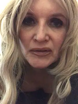 Snapshot of Snejnaya chatting on February 6, 2:31 pm Snejnaya online show from February 6, 2:31 pm