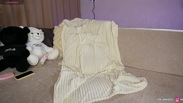 Snapshot of Anya_angel chatting on February 7, 6:11 pm Anya angel online show from February 7, 6:11 pm