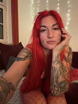 Snapshot of MrsRedFoxy chatting on April 22, 8:10 pm MrsRedFoxy online show from April 22, 8:10 pm