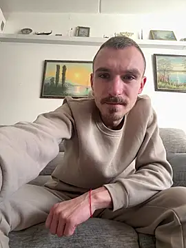 Snapshot of TheMaskShow chatting on February 15, 6:21 am TheMaskShow online show from February 15, 6:21 am