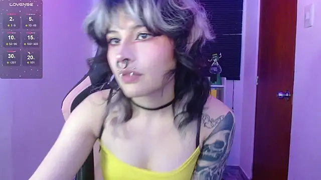 neena nyx  online show from April 17, 10:24 pm