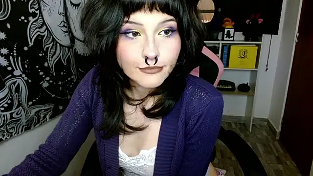 neena nyx  online show from July 31, 9:25 pm