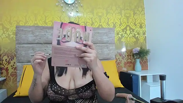 elianacollins23 online show from February 10, 2:59 am