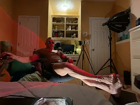 daddydonkey84 online show from June 18, 4:35 am
