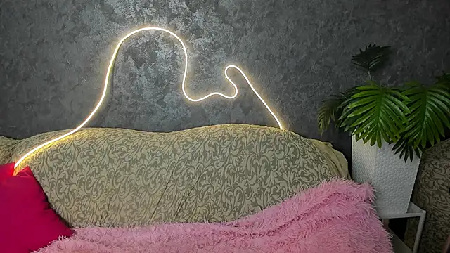 Dream Olivia online show from March 12, 3:01 am