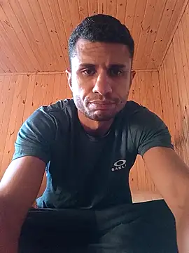 Snapshot of Tiagoow01 chatting on May 15, 12:12 pm Tiagoow01 online show from May 15, 12:12 pm