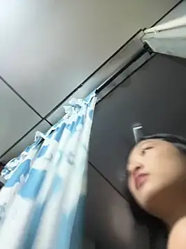Snapshot of Lyn-be99 chatting on May 12, 1:58 am Lyn-be99 online show from May 12, 1:58 am