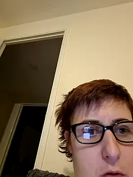 Snapshot of Tiara_XOX chatting on February 10, 5:44 am Tiara XOX online show from February 10, 5:44 am