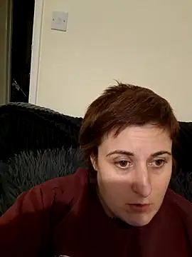 Snapshot of Tiara_XOX chatting on February 13, 5:25 am Tiara XOX online show from February 13, 5:25 am