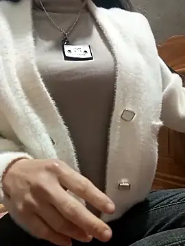 Snapshot of Kowew-nkie chatting on February 12, 1:44 am Kowew-nkie online show from February 12, 1:44 am