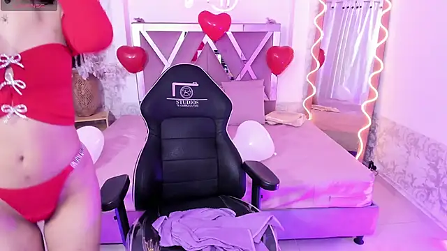 Snapshot of JENNA_TAY1 chatting on February 14, 7:21 pm JENNA TAY1 online show from February 14, 7:21 pm