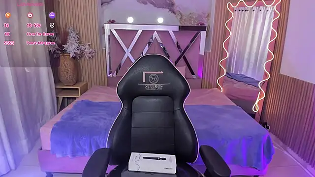 JENNA TAY1 online show from May 19, 7:09 pm