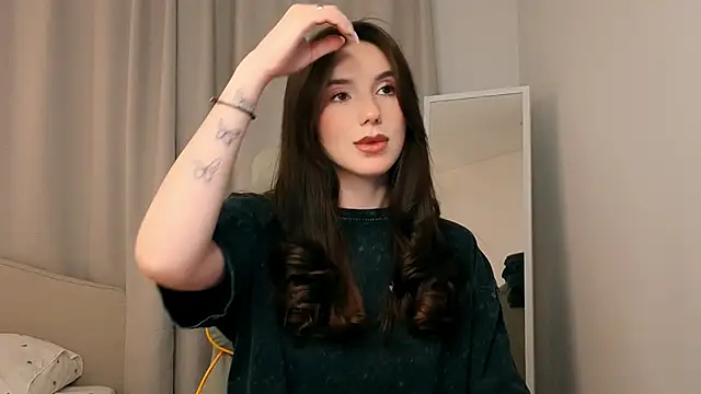 ssandralovin online show from April 16, 7:47 pm