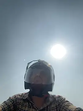 Snapshot of hardlysuck chatting on March 3, 5:57 am hardlysuck online show from March 3, 5:57 am