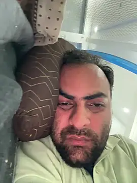 Snapshot of hardlysuck chatting on March 4, 4:13 pm hardlysuck online show from March 4, 4:13 pm