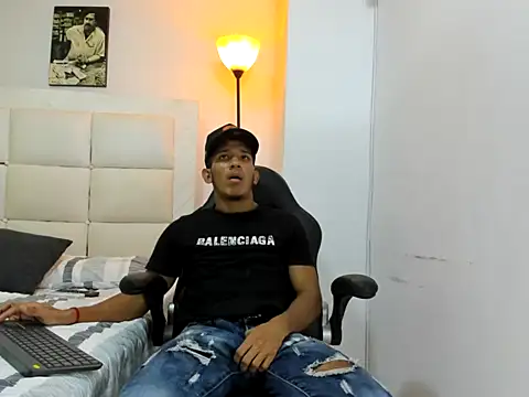 ricky spensar23cm  online show from February 19, 2:29 am