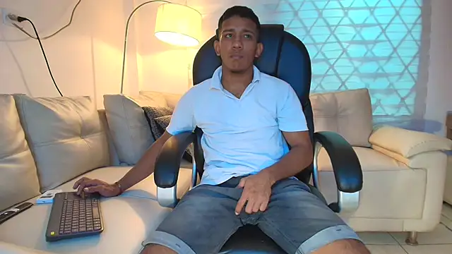 ricky spensar23cm  online show from April 5, 12:19 am