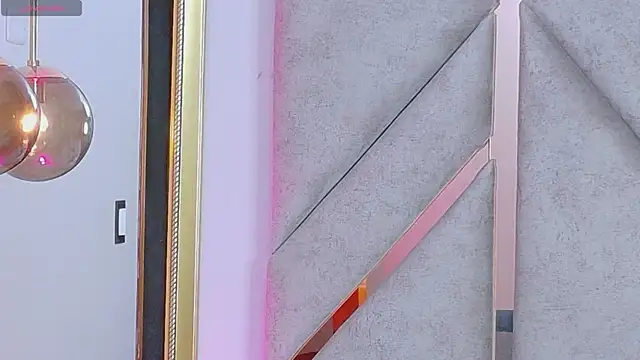 Sally-Noa online show from February 18, 1:40 pm