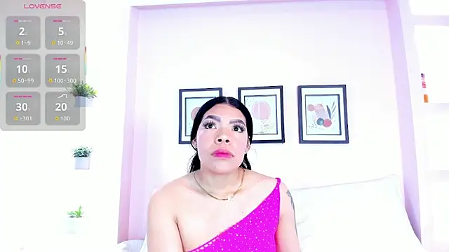 Sophia Salem online show from February 4, 12:00 pm