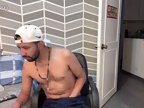 thomass1018 online show from February 17, 7:42 pm