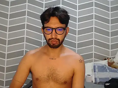 thomass1018 online show from April 11, 2:16 am