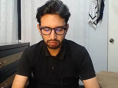 thomass1018 online show from May 27, 2:30 am