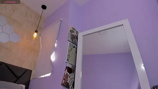 Snapshot of Naomy-lopez chatting on March 2, 7:54 pm Naomy-lopez online show from March 2, 7:54 pm