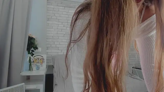 Snapshot of calystria chatting on February 15, 7:16 am calystria online show from February 15, 7:16 am