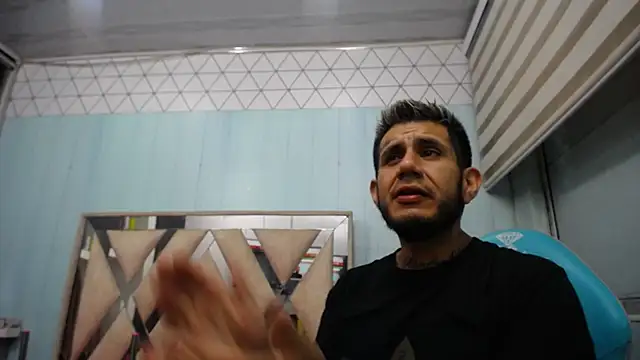 Snapshot of allison_max_tattoo chatting on March 2, 1:30 am allison max tattoo online show from March 2, 1:30 am