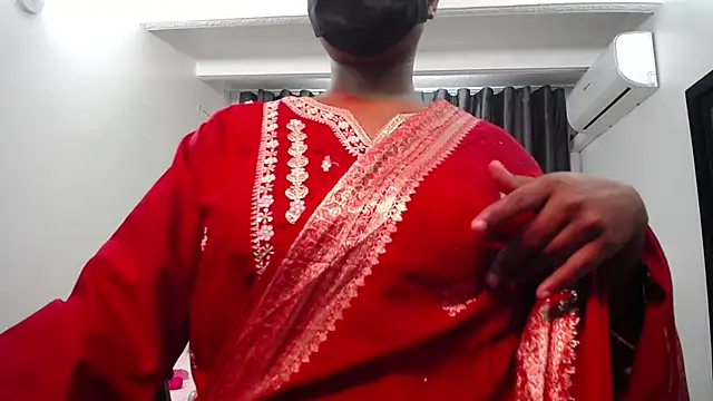 Snapshot of kavya_suri_ chatting on February 17, 3:19 pm kavya suri online show from February 17, 3:19 pm