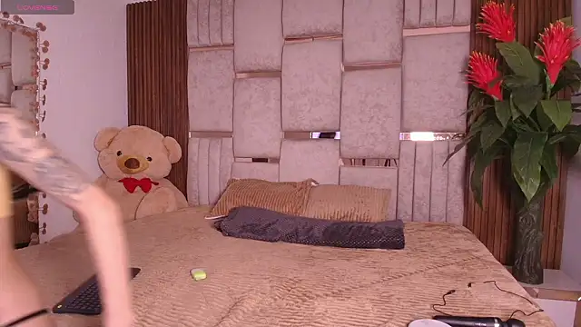 Zoe dim online show from February 23, 1:19 pm