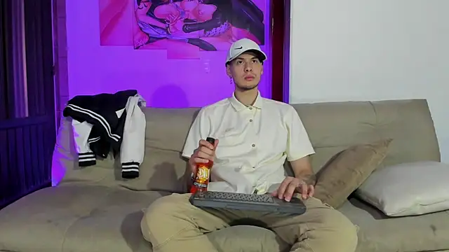 Snapshot of Vlad__night chatting on February 9, 11:58 am Vlad night online show from February 9, 11:58 am