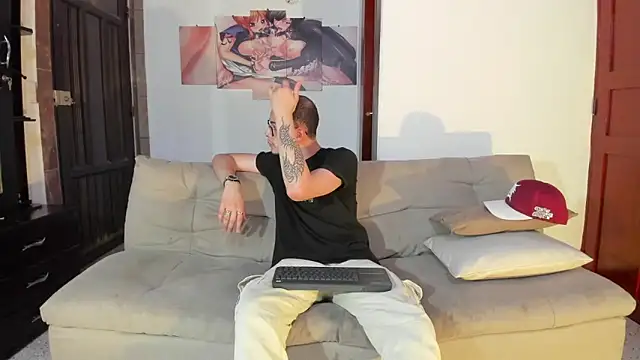 Snapshot of Vlad__night chatting on February 18, 3:35 am Vlad night online show from February 18, 3:35 am