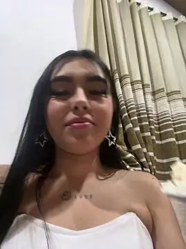 Snapshot of scarlett_pinkk1 chatting on February 14, 3:25 am scarlett pinkk1 online show from February 14, 3:25 am