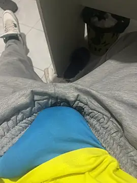 Snapshot of Brandon61414 chatting on February 10, 10:14 pm Brandon61414 online show from February 10, 10:14 pm