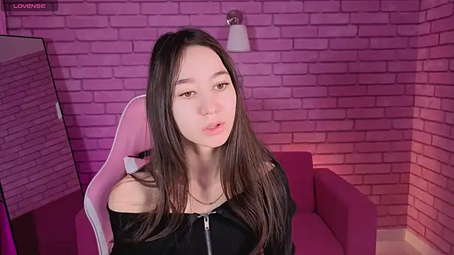 Nicole Brownie online show from April 14, 1:11 am