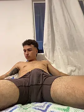 Snapshot of vanilla_Kush chatting on February 13, 5:36 am vanilla Kush online show from February 13, 5:36 am