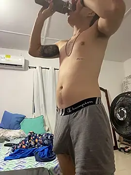 Snapshot of vanilla_Kush chatting on February 20, 6:26 am vanilla Kush online show from February 20, 6:26 am