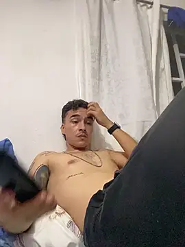 Snapshot of vanilla_Kush chatting on February 21, 2:56 am vanilla Kush online show from February 21, 2:56 am