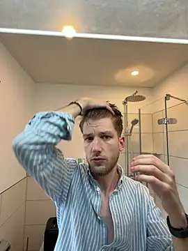 YoungSkinnyBoy20 online show from March 14, 12:54 pm