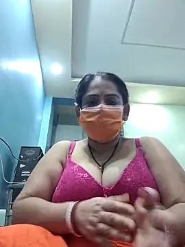 diyam4002 online show from February 4, 2:56 pm