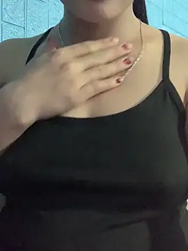 Snapshot of Hoa-tuylip chatting on February 17, 12:40 am Hoa-tuylip online show from February 17, 12:40 am