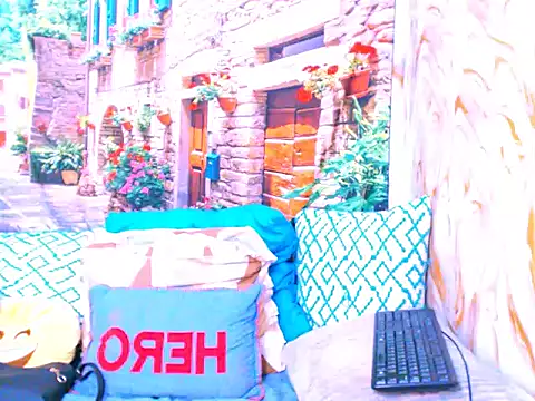 Snapshot of spicybarbie chatting on February 8, 6:33 pm spicybarbie online show from February 8, 6:33 pm